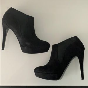 Guess Ortena Black Suede Ankle high heel boots 6M